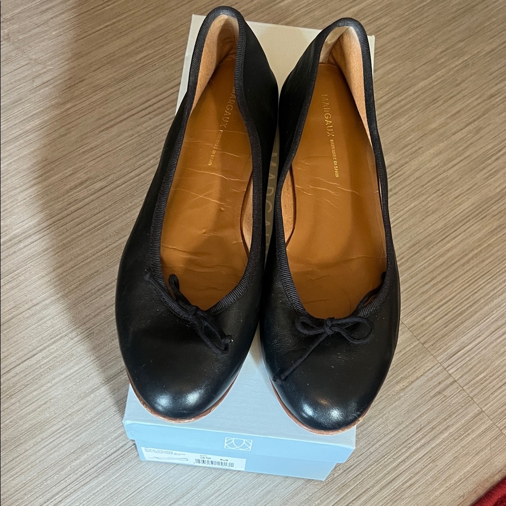 Margaux The Demi Flat
